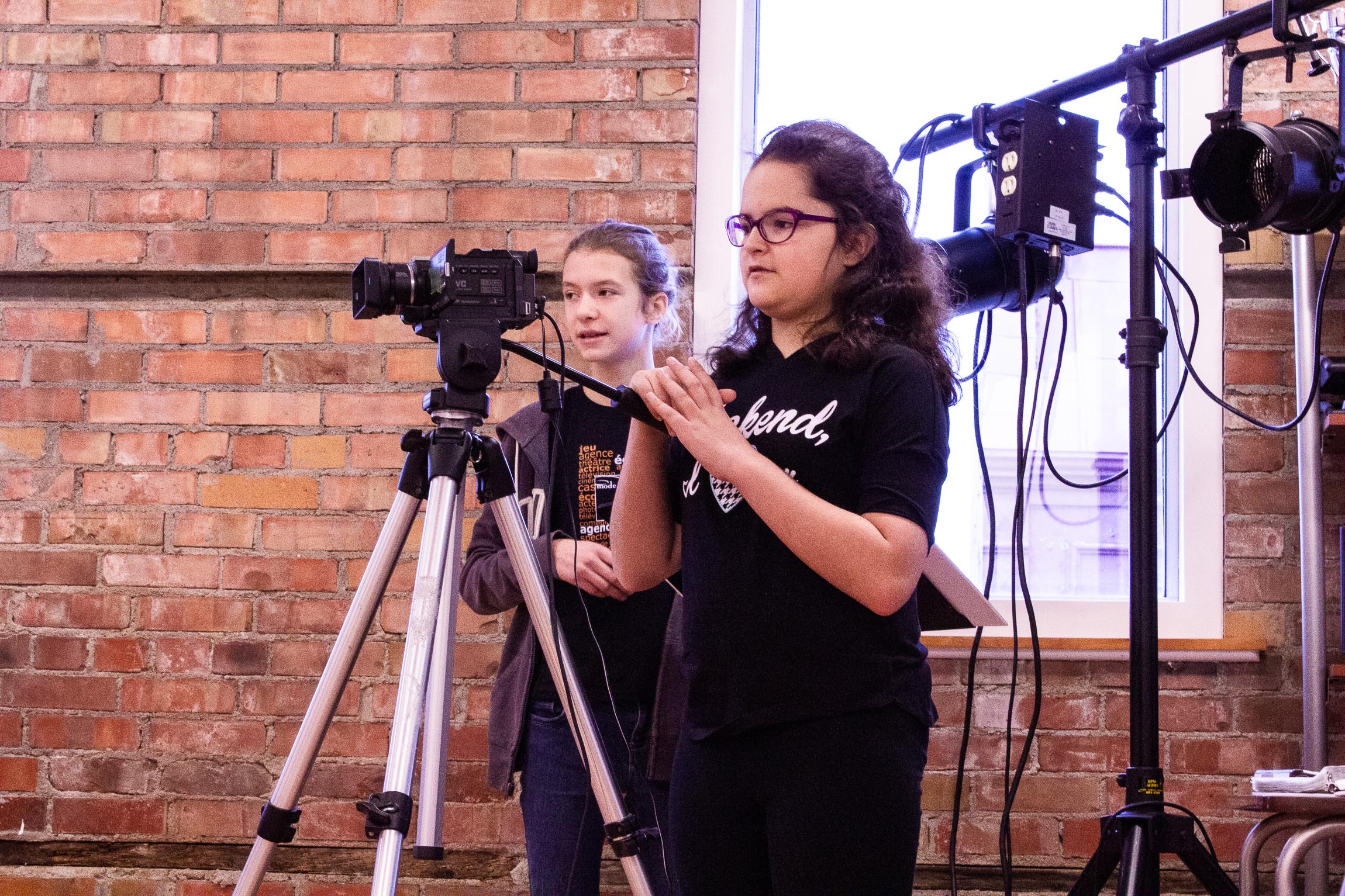 Élèves de l'école d'acteur de Québec en jeu à la caméra